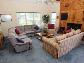 Captains Quarters - 5 Br Home