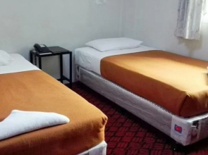 Shwe Than Lyin Hotel & Restaurant
