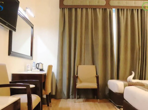 Signature Inn Deira - Free Parking