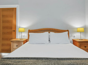 BayView Luxury 4 Bedroom Penthouse
