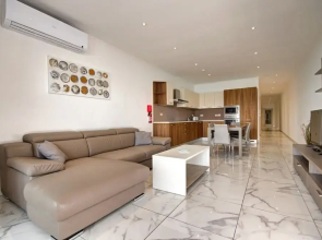 Modern Beach Apartment With Fantastic Sea Views