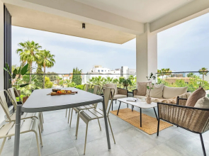 Sanders Evolution 2 Lovely 2 Bedroom Apartment With Balcony