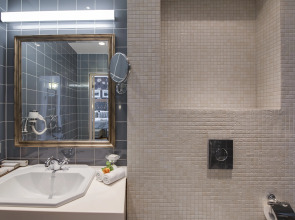 Отель Eurostars Metropole