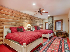 Rocky Road Retreat 4 Bedroom Holiday home By Accommodations in Telluride