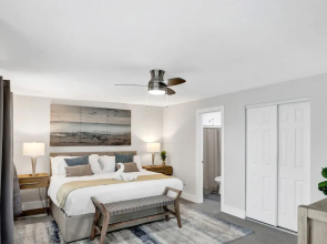 6 BR With Heated Pool Close to Beach