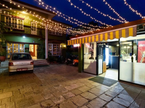 Suburb Cafe & Inn