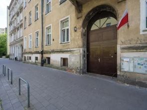 Apartment With Mezzanine by Renters