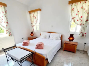 Villa Elysium, 3 bedrooms, pool, sea view & wifi
