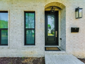 2 Mi to Little Rock River Market: Walkable Getaway