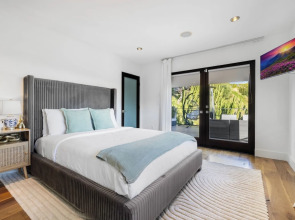 Summitridge - An Elegant Estate With Unobstructed City and Ocean Views