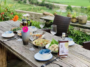 Moshang Yingshuijian Holiday Guesthouse