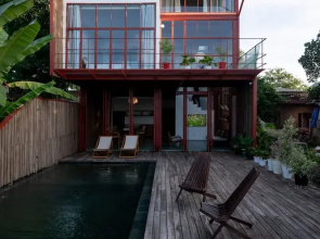 Scarlet Pavilion Homestay