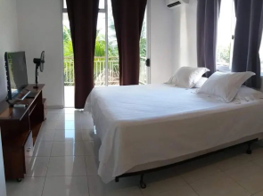 Family Airport House