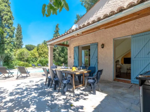 Splendid typical house with pool and large garden in St Tropez - Welkeys