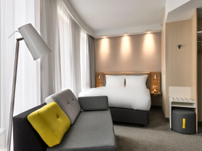 Holiday Inn Express Warsaw - The HUB by IHG
