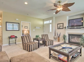 4 Mi to Bethany Beach: Sunny Escape w/ Porches!