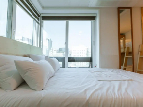 Step Inn Myeongdong 2 - Hostel