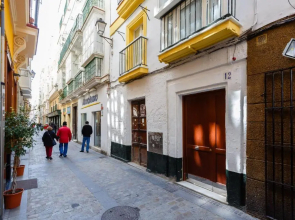 Apartamentos LOTO y LIZ by Cadiz4Rentals