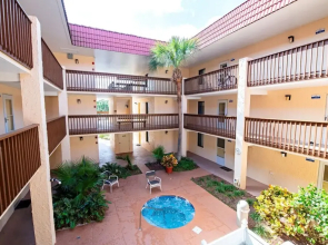 1206 Courtyard Villa 2nd Fl S