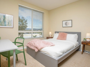 Irvine Deluxe Design Suites by A