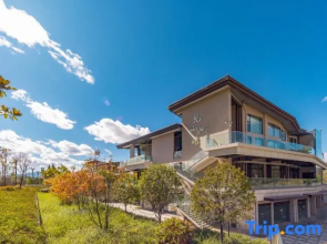 See the mountains as if you were meeting each other Loft Villa·Snow Mountain Resort Hotel