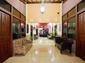 ZEN Rooms Padma Palagan