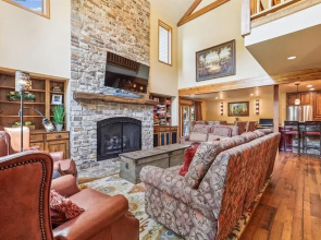 Friendly Fox Chalet 8 Bedroom Home by RedAwning