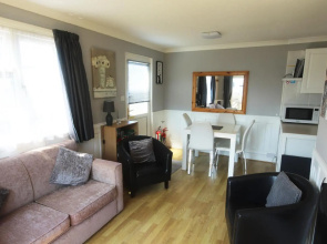 7A Medmerry Park 2 Bedroom Chalet