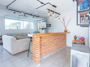 New Comfortable Retreat. Pool & BBQ