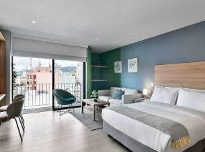 w Radiant Loft w Balcony in El Nogal
