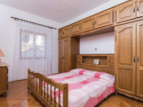 Awesome Home in Dingac With Wifi and 4 Bedrooms
