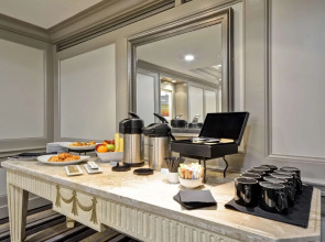 Hilton Checkers Los Angeles