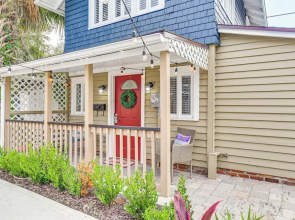 Cozy Jacksonville Cottage, Walkable Location!
