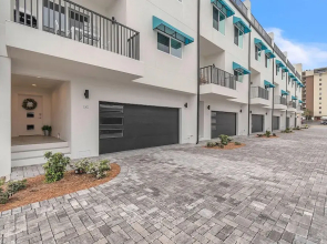 Azul Townhomes A1