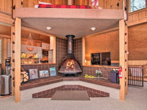 Walk to Ski Trails: Ludlow Home on Okemo Mountain!