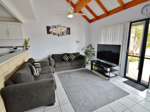 Blue Ocean Villa 2 - Kalbarri WA