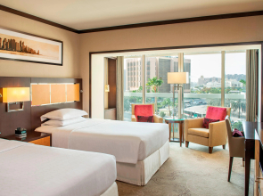 Sheraton Dubai Creek Hotel & Towers