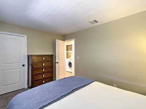 066222: Private 3 BR Home w/ Fire Pit by Old Town
