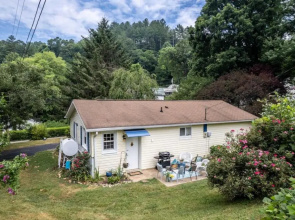 Carolina Dawn - Cozy Home Walkable to Downtown