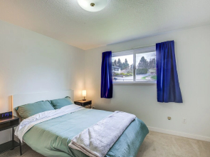 Peaceful Gresham Home w/ Grill: 2 Mi to Downtown