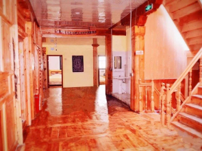 Daocheng Mizang Hostel