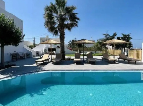 Santorini Villatzio Suites