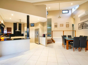 Larimar on Turtle Bay