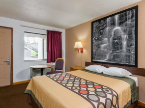 Super 8 by Wyndham Bridgeport/Clarksburg Area