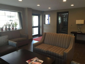 Clarion Pointe Downtown