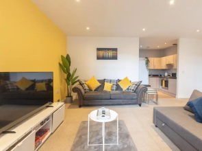 Luxury, Spacious Apartment In City Centre