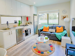 U1 Brunswick Living Ground Floor Patio Close to APT and CBD Free Wifi Tram at Doorstep