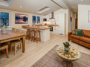 Osprey, Sleep 6, Private hot Tub, pet Friendly