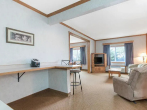 Ramada Limited Suites Bismarck