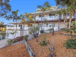 Island View - 80 Lentara St - Large Family Home, Pool, WIFI and Sweeping Views of Fingal